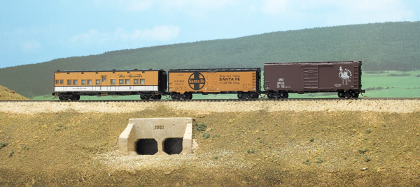 Micro-Trains Line Co. N scale assorted freight cars