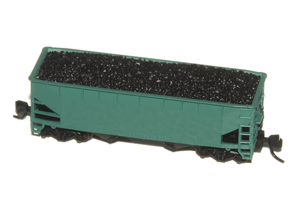 Two-bay offset-side hopper