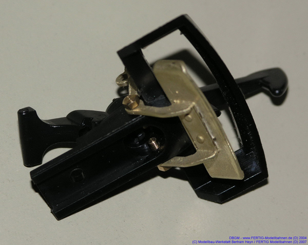 Uncoupler for hook-and-loop couplers