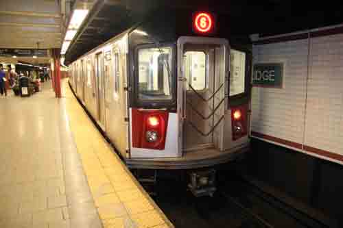 New York subway car R-142