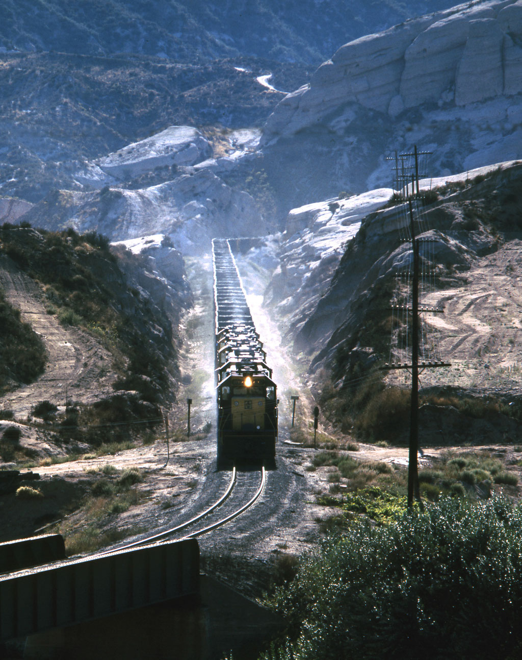 _-O-SFe-CajonPss-TRAINS-cvr9_74