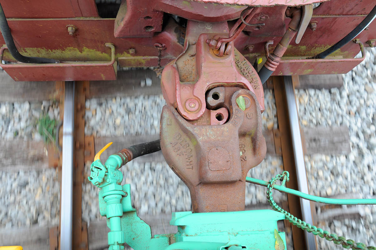 Railroadcouplers