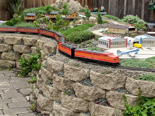 Build a raised railroad outdoors | Garden Railways Magazine