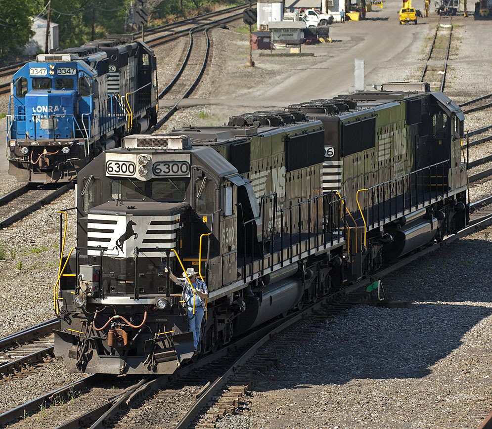New SD40Es 6300 and 6306 pass aging SD40-2s 3347 and 3350