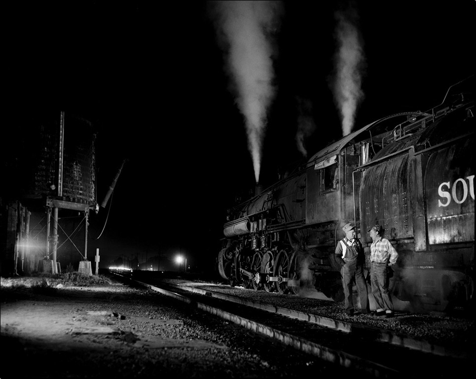 Southern Pacific enginemen at Saugus, Calif.