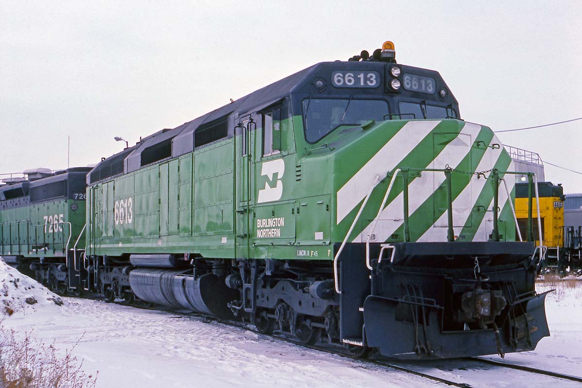 In January 1984, Burlington Northern F45 No. 6613 awaits its next assignment in Chicago & North Western’s Butler Yard near Milwaukee.