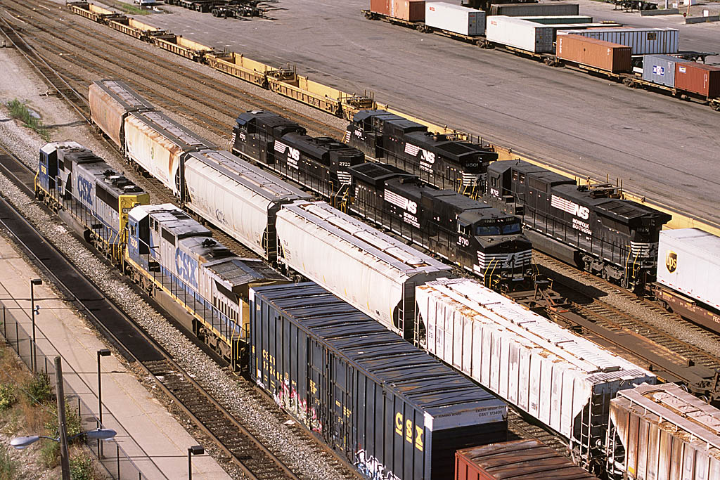 CSX and Norfolk Southern freight trains at Cincinnati Union Terminal