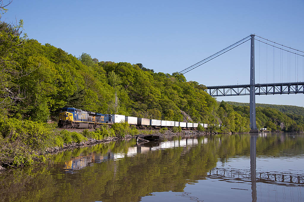 CSX intermodal train at Bear Mountain, N.Y.