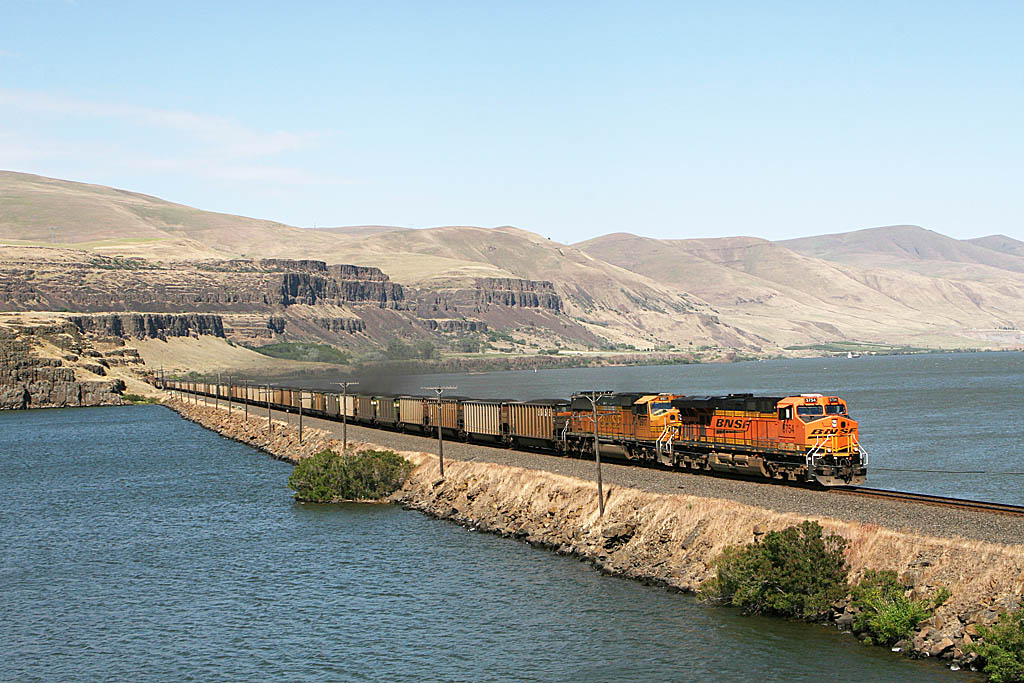 BNSF Railway coal train in Horsethief Lake State Park