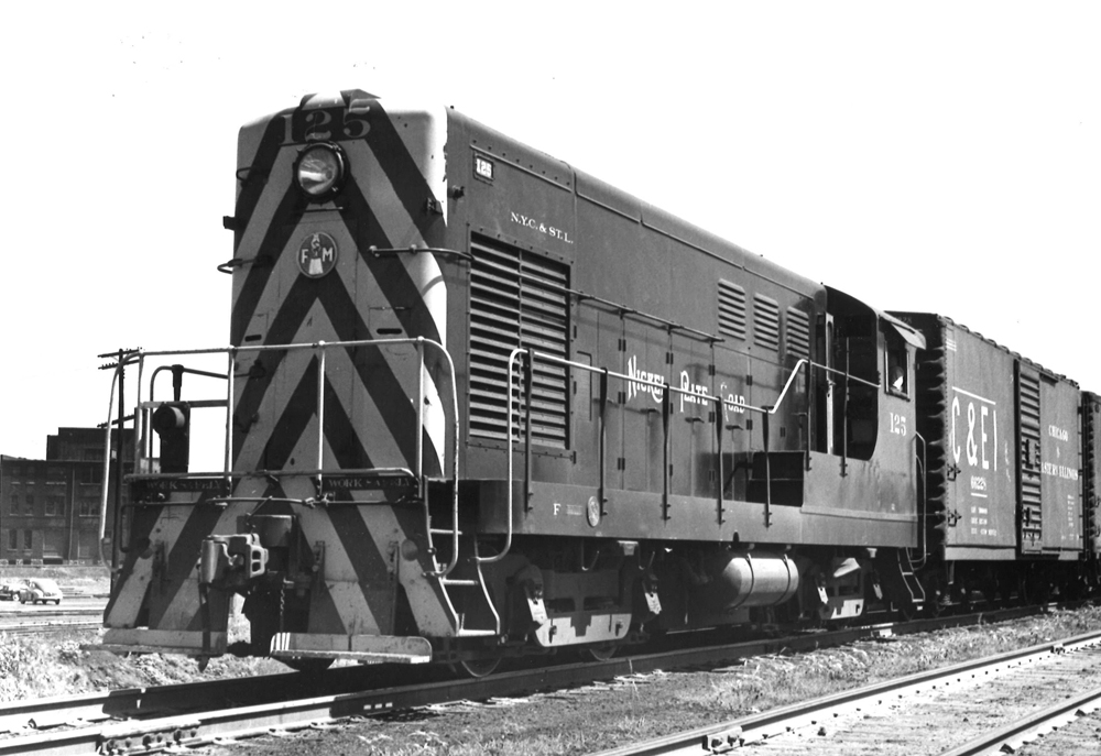 A close up black and white photo of Nickel Plate Road No. 125
