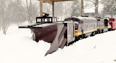 Super-size Soo Line plows the snow