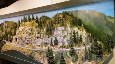 Video: Hardshell scenery and hidden staging on the HO scale Great Northern Ry. Cascade Division