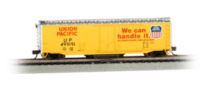 Bachmann Trains N scale 50-foot plug-door boxcar with reusable track cleaning pad