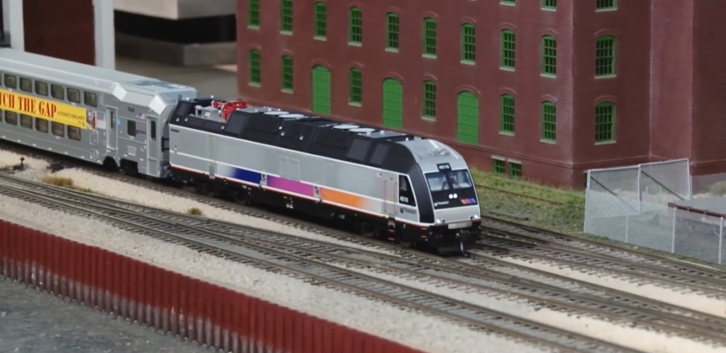 Atlas HO scale NJ Transit ALP-45DP and Bombardier cars