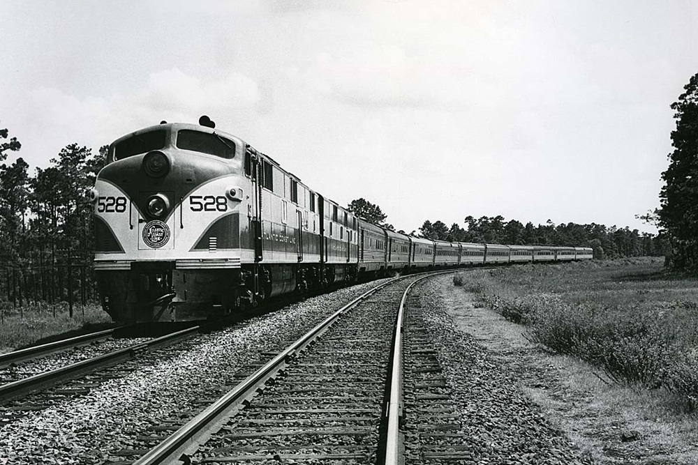 Two Atlantic Coast Line EMD E7s