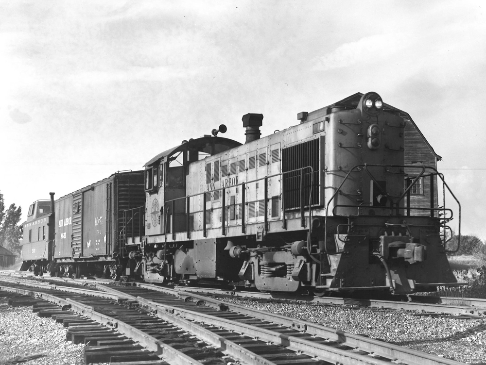 Road-switcher diesel locomotive with short freight train