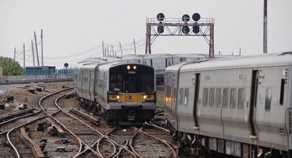 Two electric multiple-unit trains meet at station