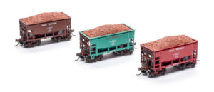 Athearn HO scale 24-foot ore cars with load