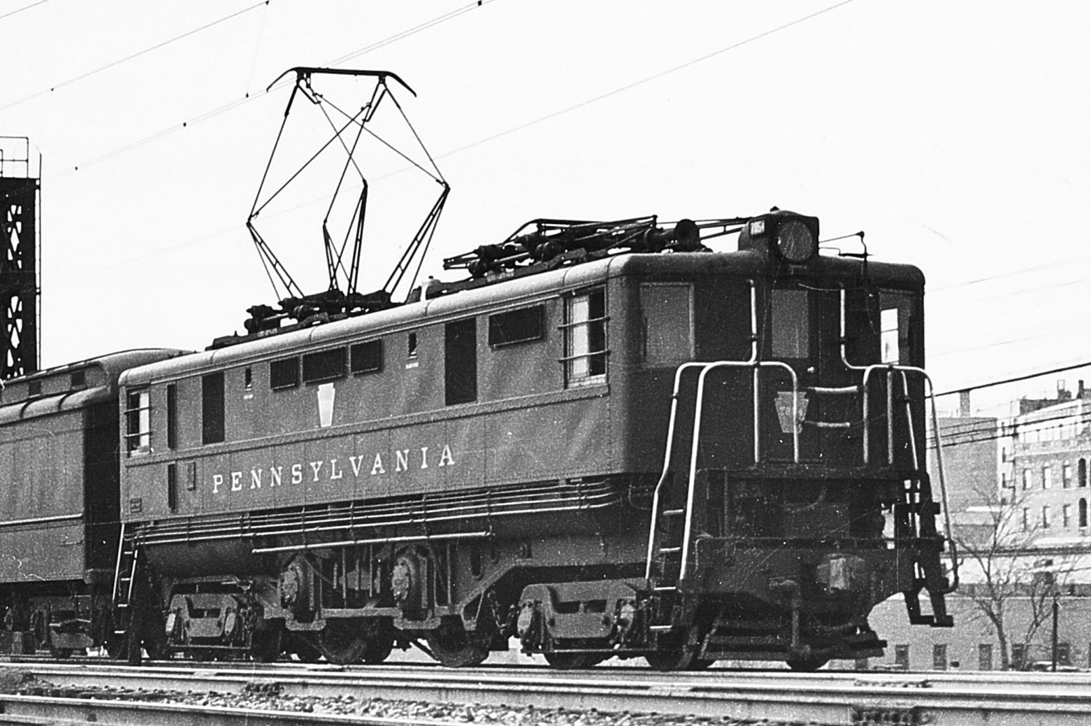 Box-cab electric passenger locomotive