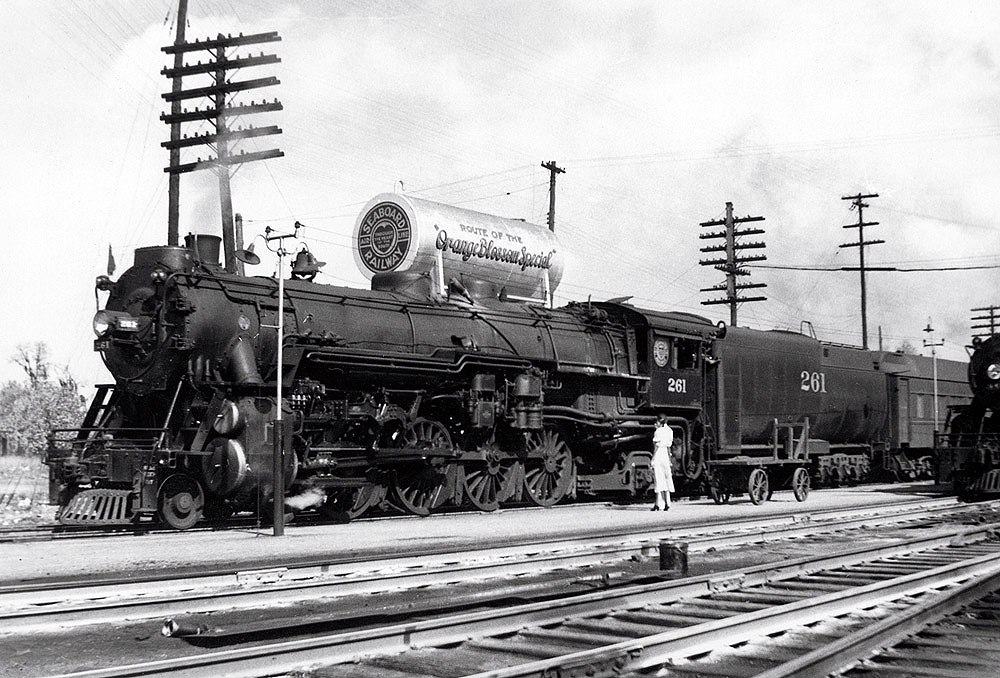 4-8-2 steam locomotive