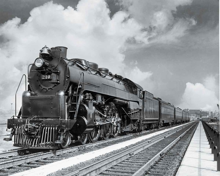 G-3 Pacific and rebuilt heavyweight cars for Philadelphia–Jersey City Wall Street posed off-route for a publicity photo at Reading, Pa., 1948.