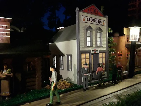 City scene on Kris Soloman's garden railroad