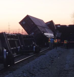 Crew cleaning up a derailment site