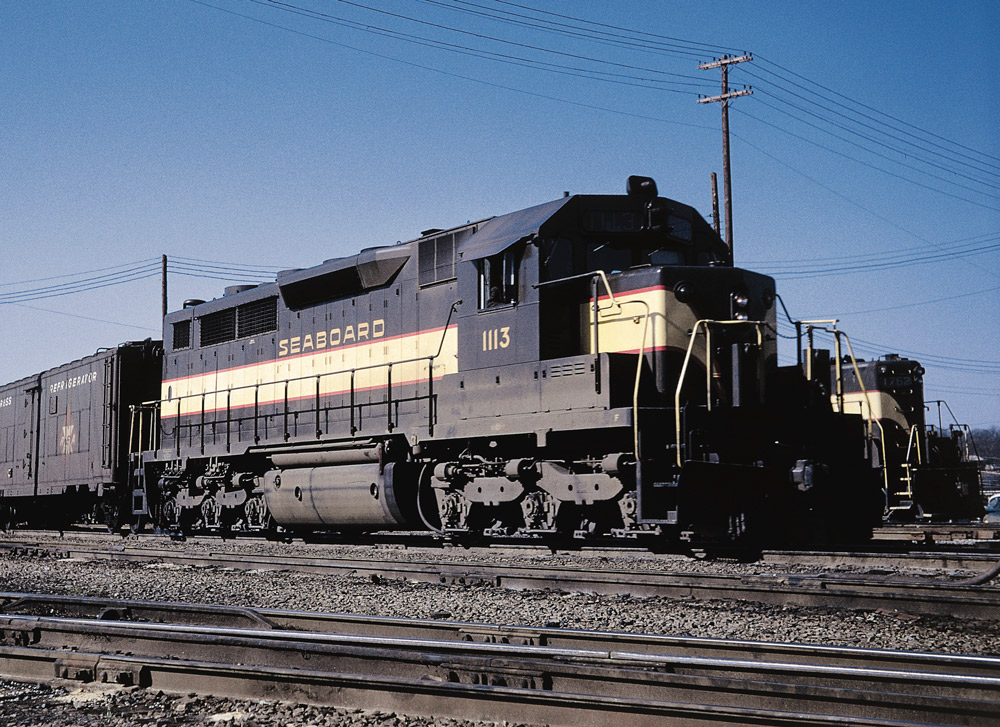 Road-switcher diesel locomotive