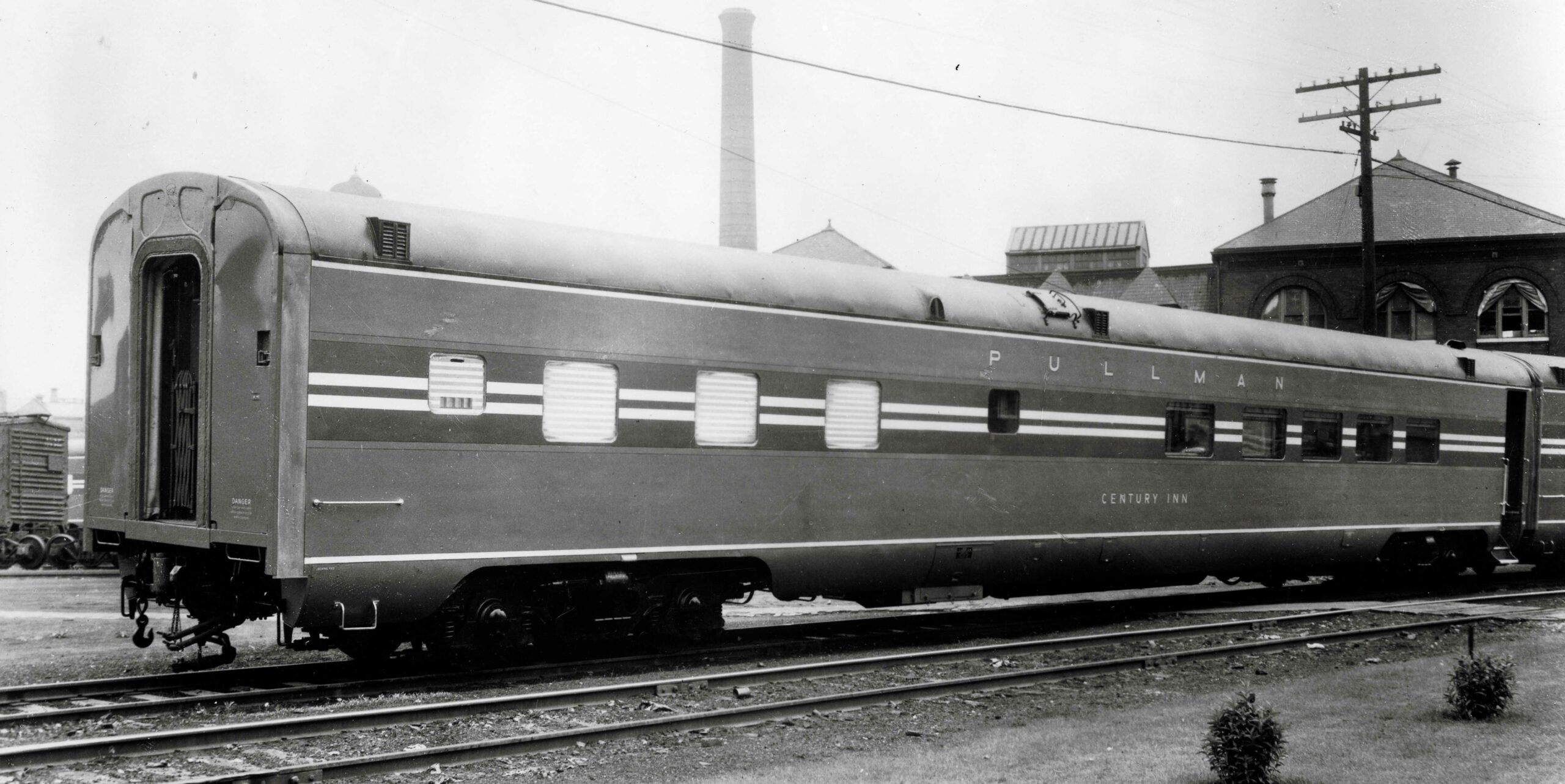 Streamlined passenger car broadside image.