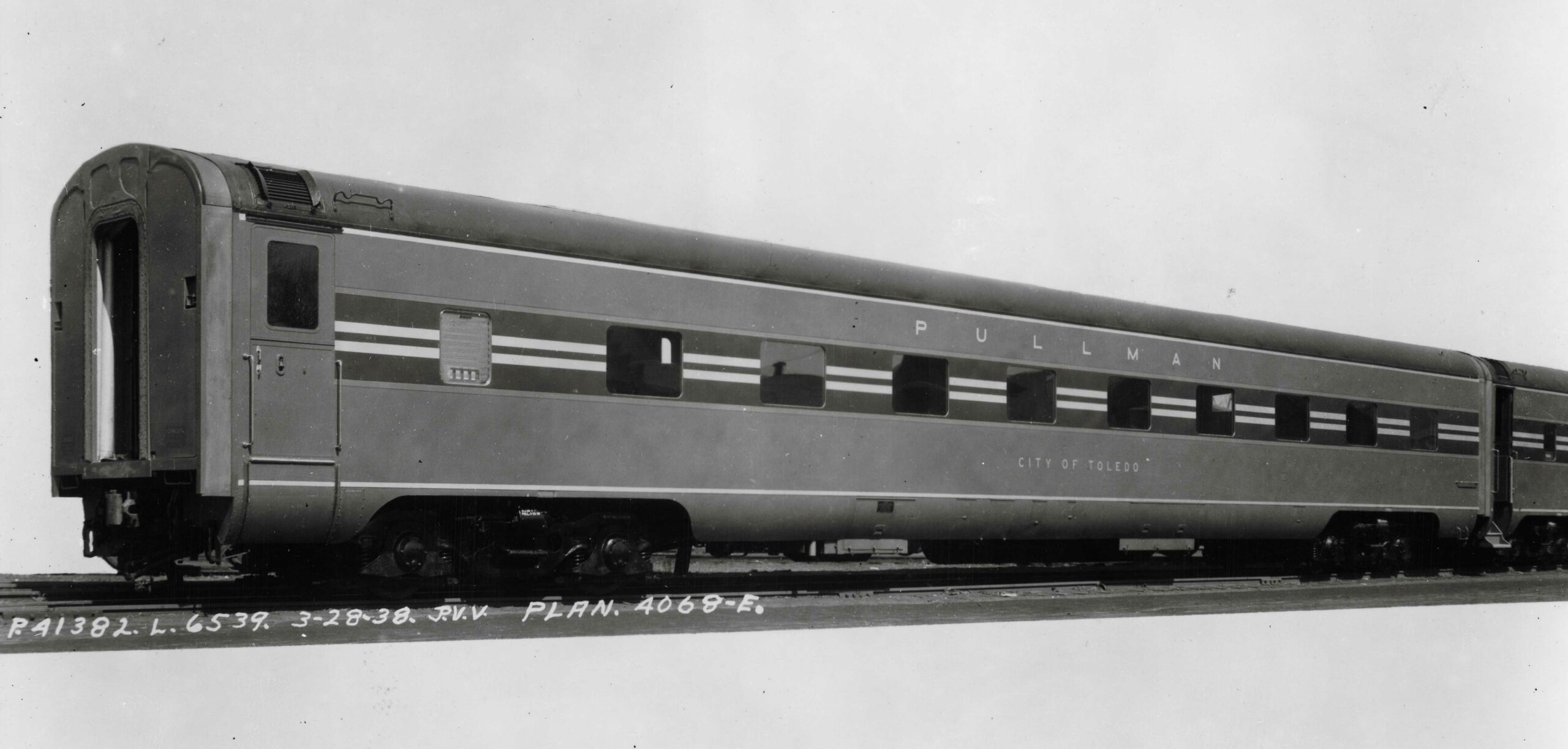 Streamlined passenger car broadside image.