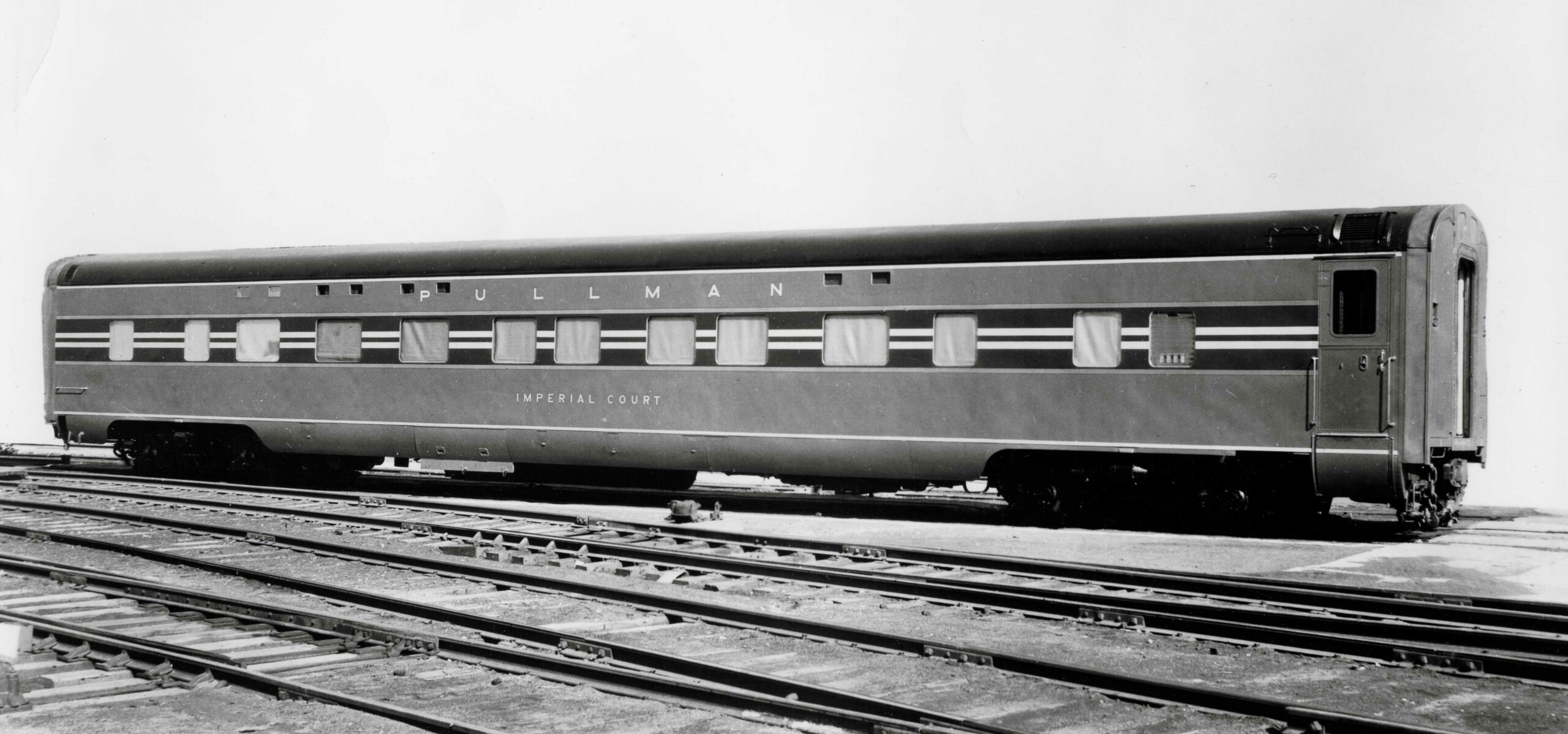 Streamlined passenger car broadside image.