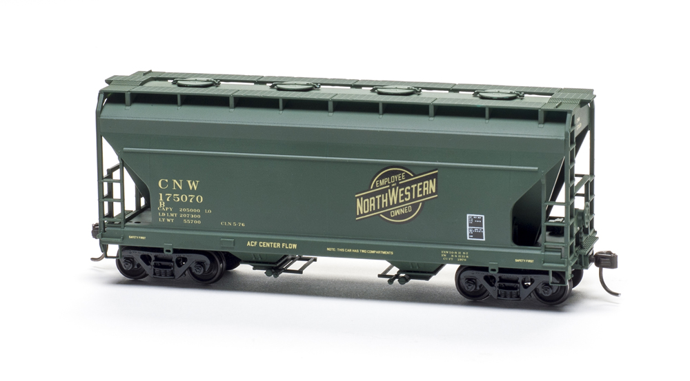 Accurail HO scale Chicago & North Western American Car & Foundry 2,970-cubic-foot-capacity two-bay Center Flow covered hopper no. 175070.