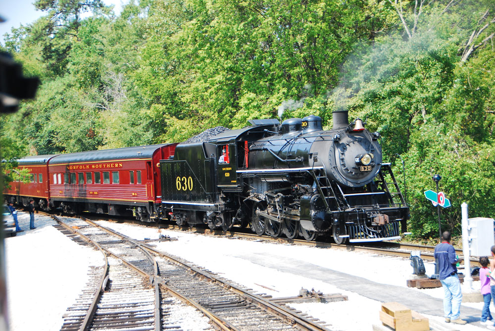 steam passenger train in Tennessee