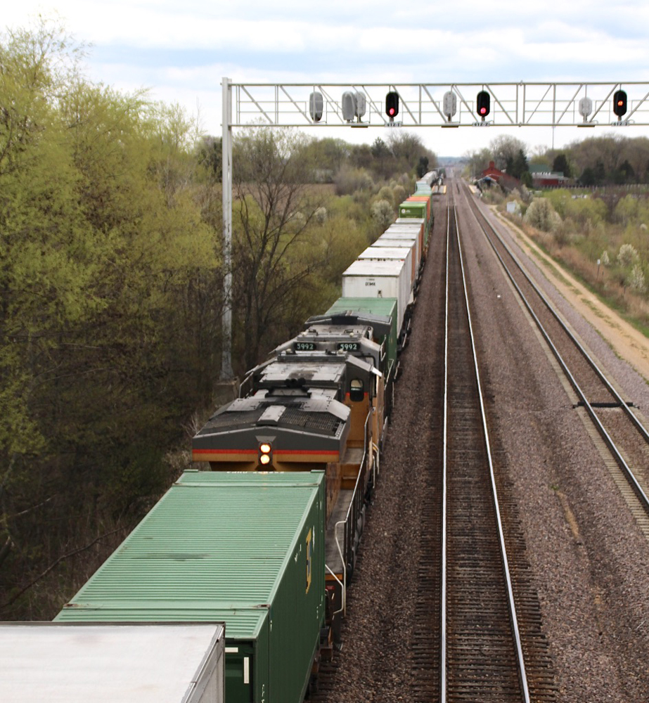 Distributed power diesels in intermodal consist