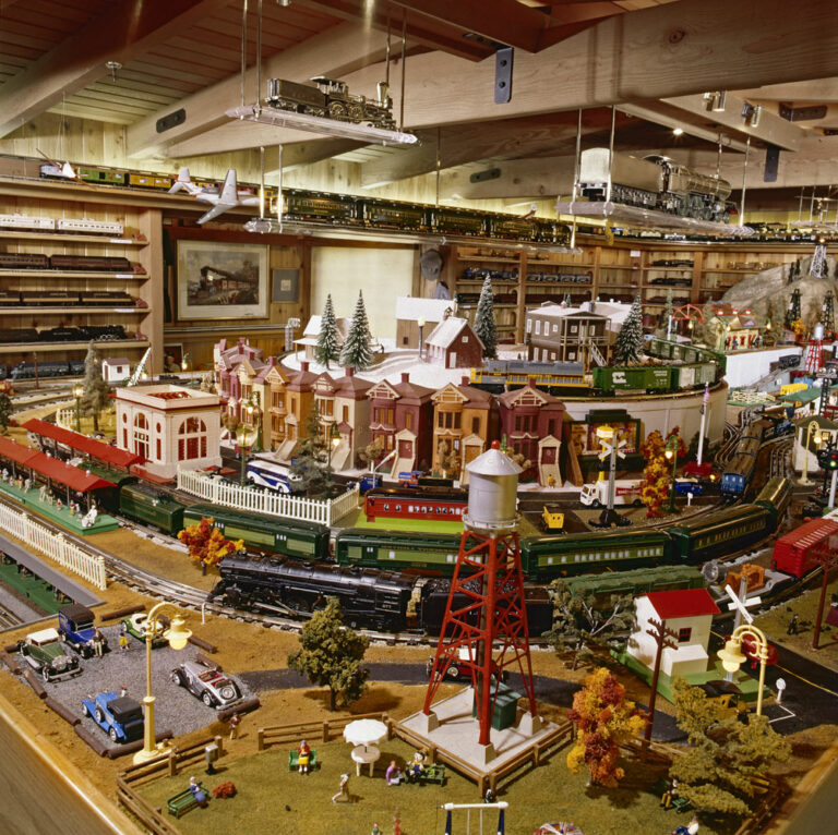 Frank Sinatra’s O gauge railroad Trains