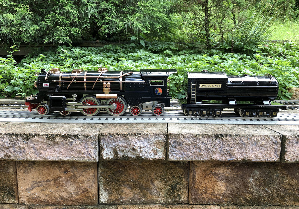 A Lionel Standard gauge 400E locomotive