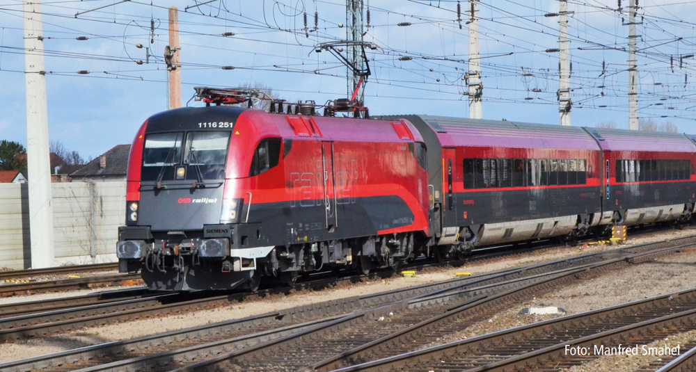 Austrian Federal Rys. Taurus Railjet locomotive.