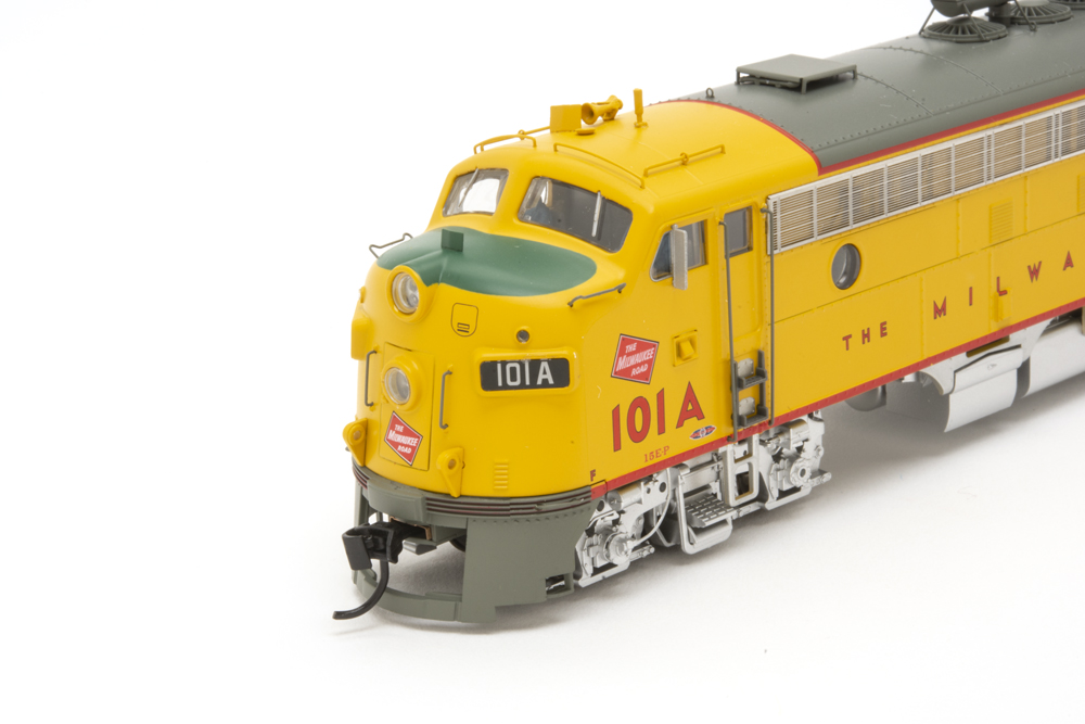 WalthersProto HO scale EMD FP7 and F7B front