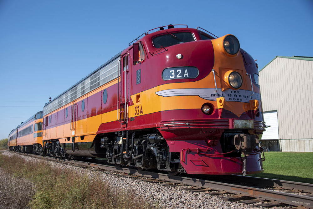 Maroon and orange E9 locomotive