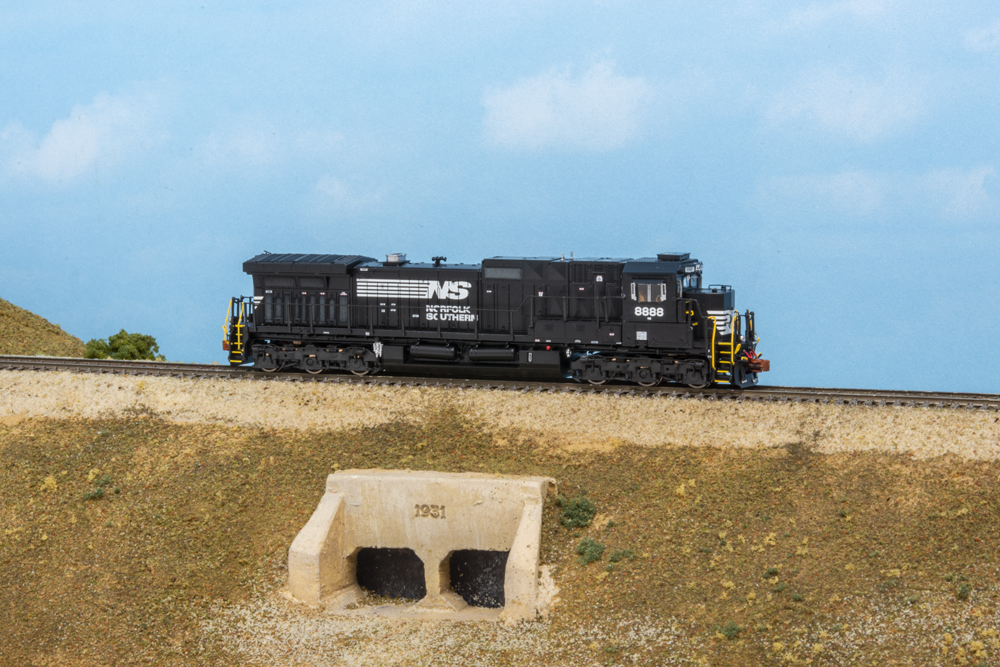 ScaleTrains.com N scale Dash 9 locomotive