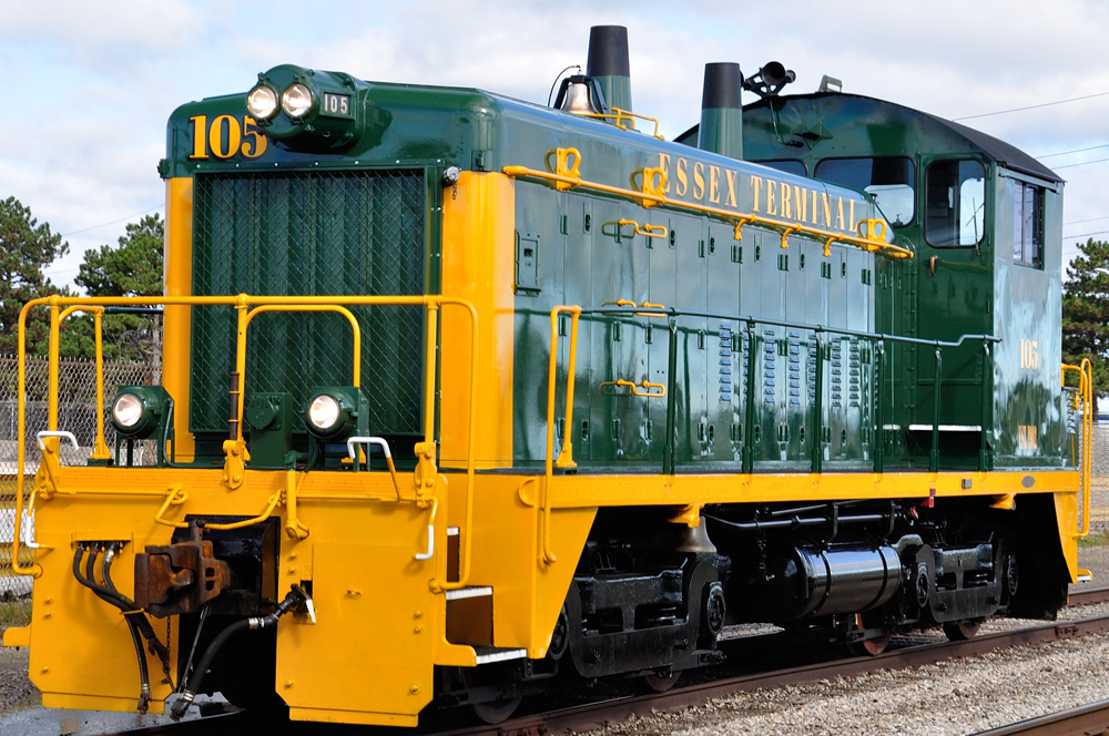 Green end-cab switcher with yellow trim