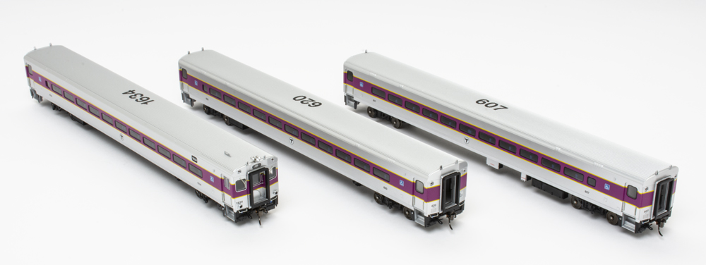 Rapido Trains HO scale Massachusetts Bay Transportation Authority Comet II commuter cars