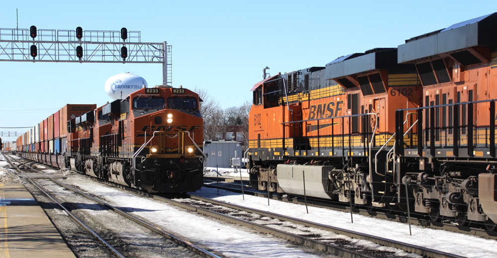 Two trains meet on straight track