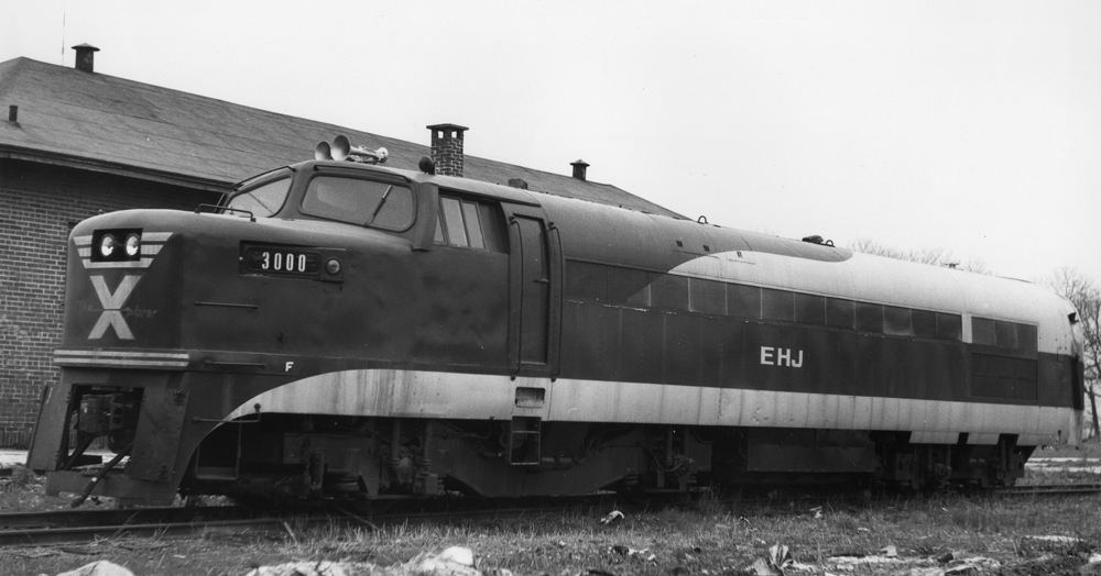 Low profile, lightweight streamlined locomotive.