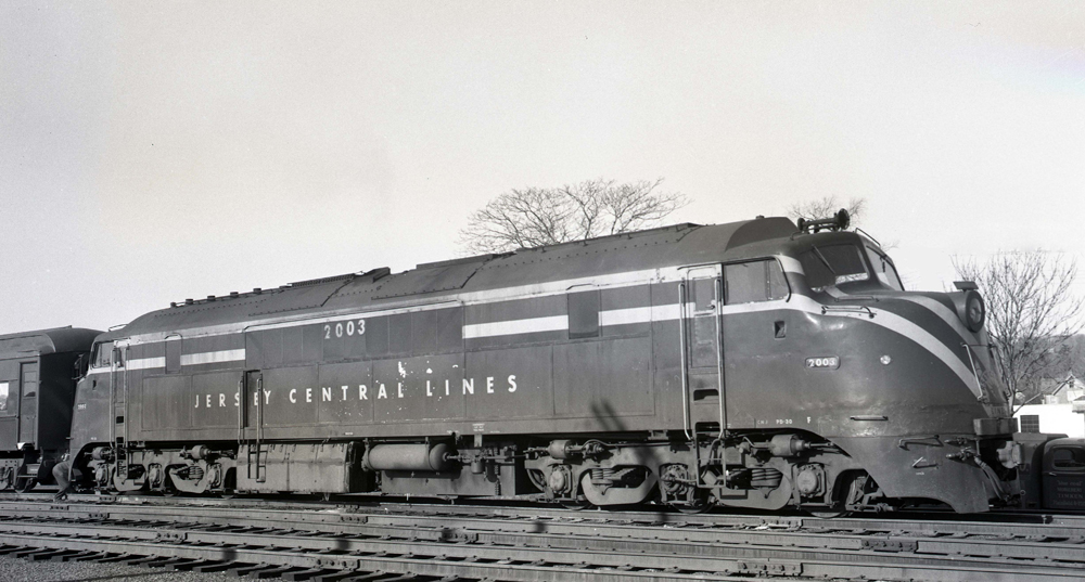 Streamlined locomotive with cabs at each end.