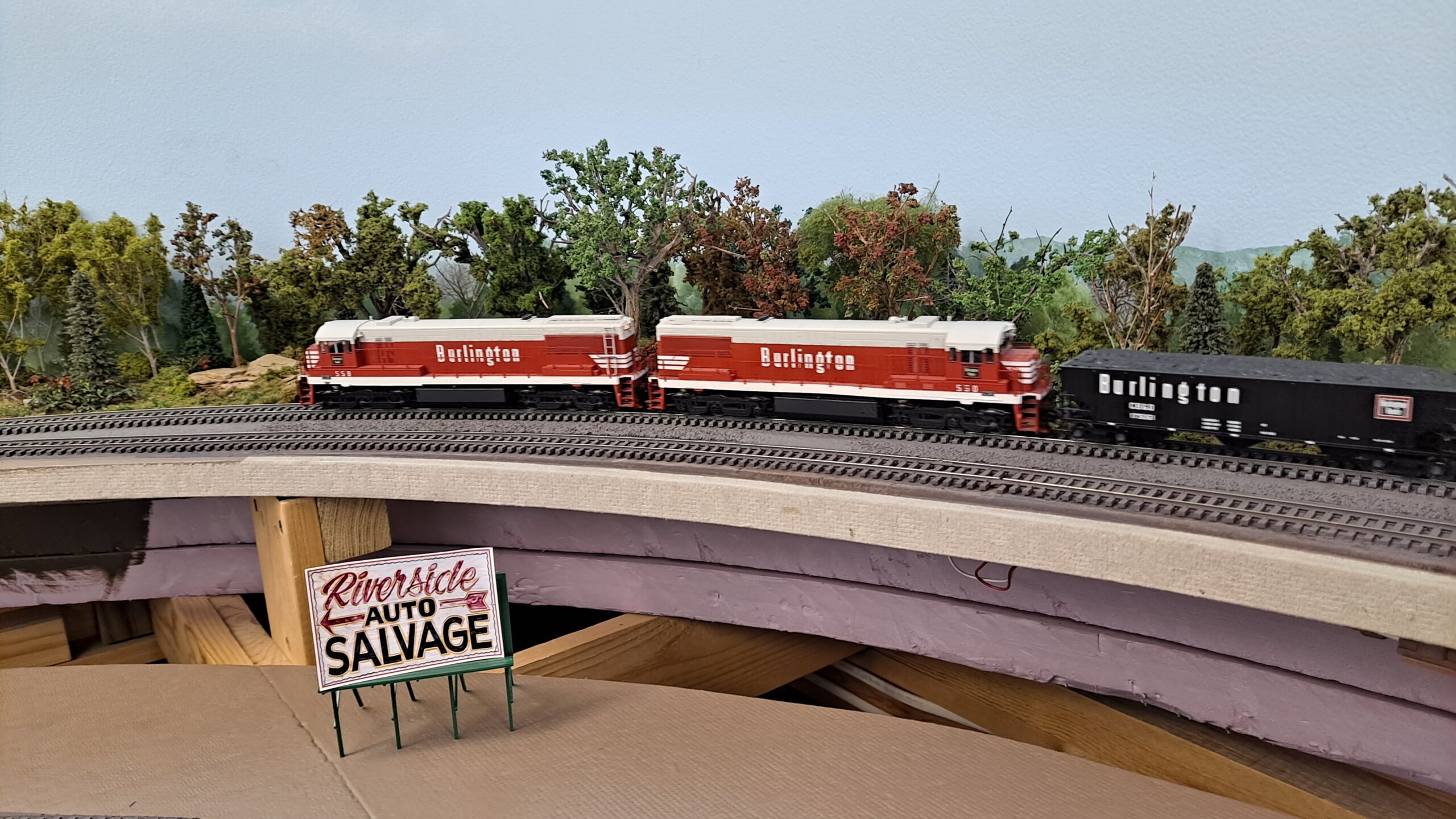 What is an operating weekend: A pair of Chicago, Burlington & Quincy GE U25Cs pull a freight train.