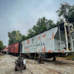 Hopper car missing a wheelset