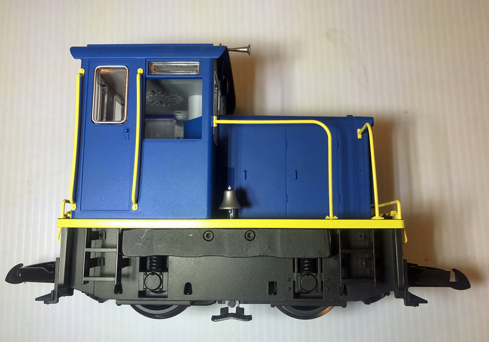 Right side of a PIKO America 25-ton switcher with weights
