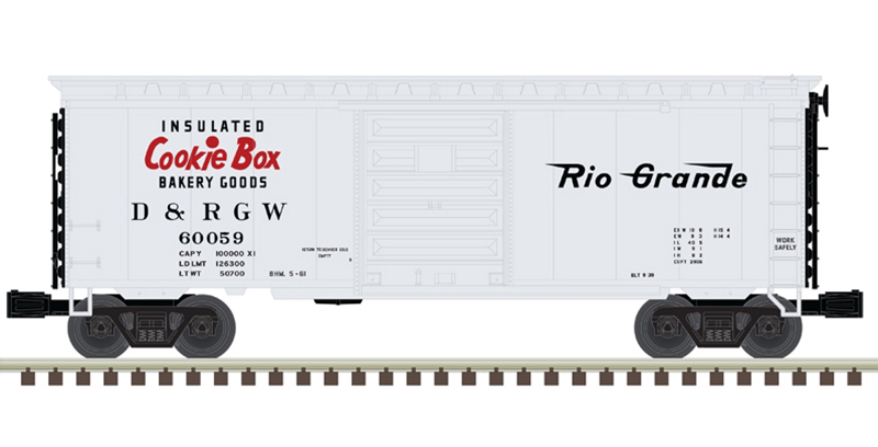 Illustration showing left side of O gauge 40-foot PS-1 boxcar painted silver and black with red and black graphics.