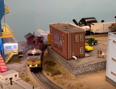 Midday Modeler — 04.06.2022 the toy train episode